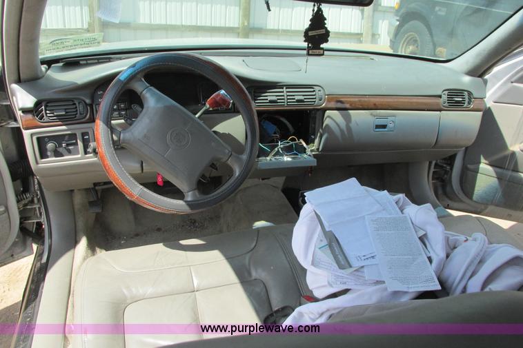 image for item I9629 1999 Cadillac Deville dElegance