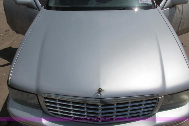 image for item I9629 1999 Cadillac Deville dElegance