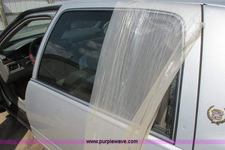 image for item I9629 1999 Cadillac Deville dElegance