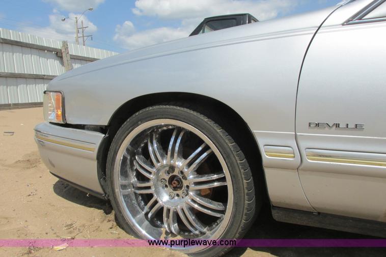 image for item I9629 1999 Cadillac Deville dElegance