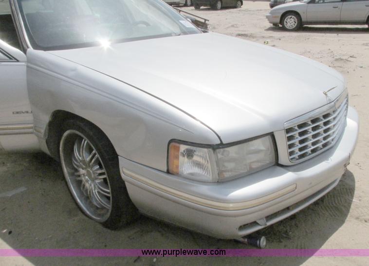 image for item I9629 1999 Cadillac Deville dElegance