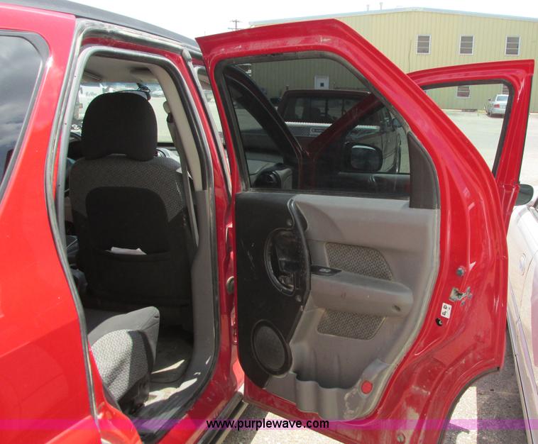 image for item I9638 2004 Pontiac Aztek SUV