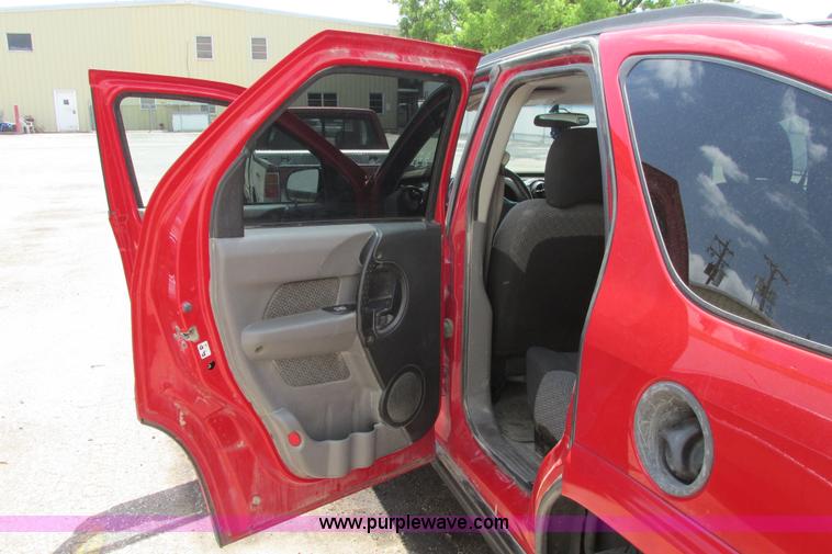 image for item I9638 2004 Pontiac Aztek SUV