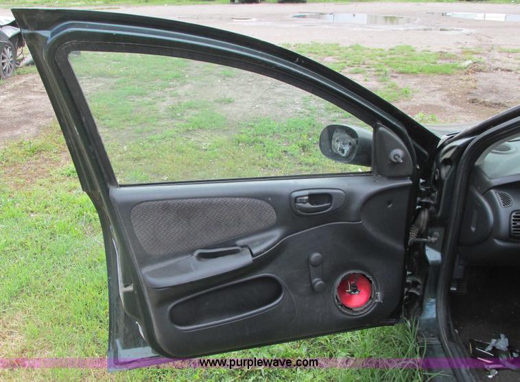 image for item I9645 2001 Dodge Neon