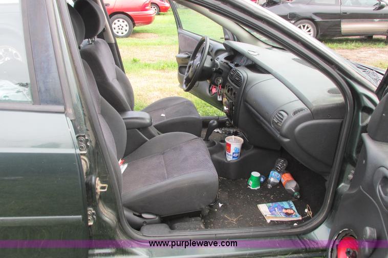 image for item I9645 2001 Dodge Neon