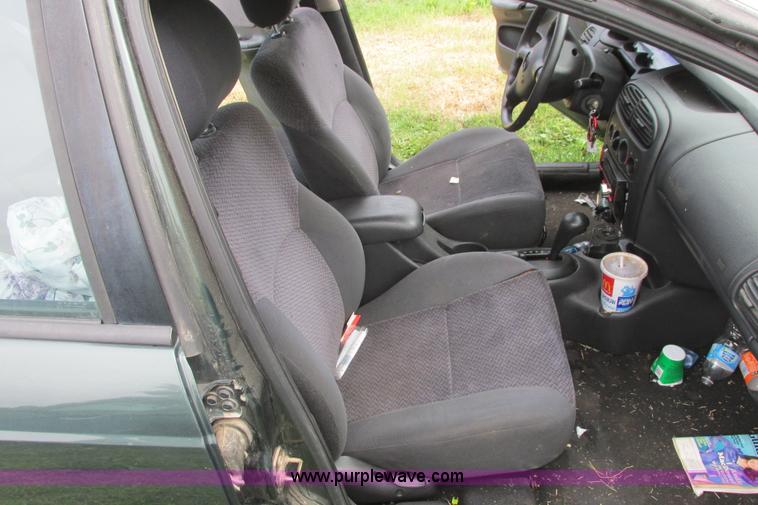 image for item I9645 2001 Dodge Neon