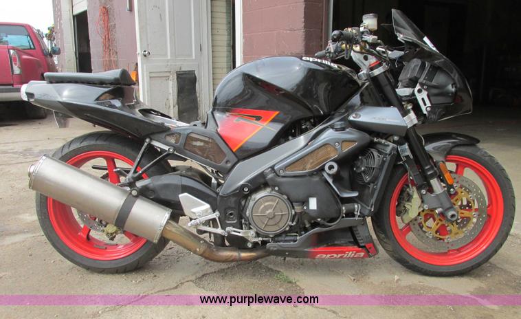 image for item I9646 2004 Aprilia Tuono RSV 1000 motorcycle