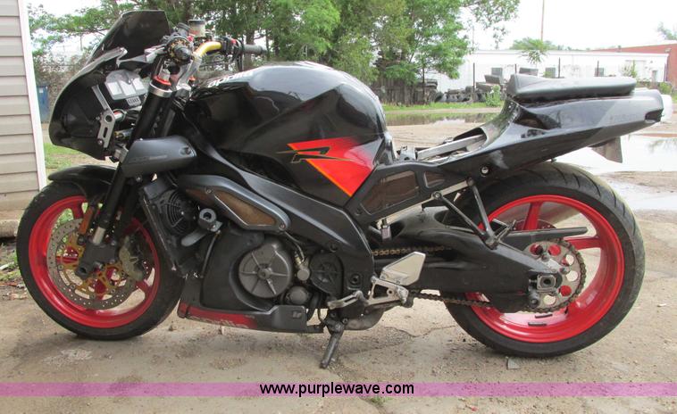 image for item I9646 2004 Aprilia Tuono RSV 1000 motorcycle