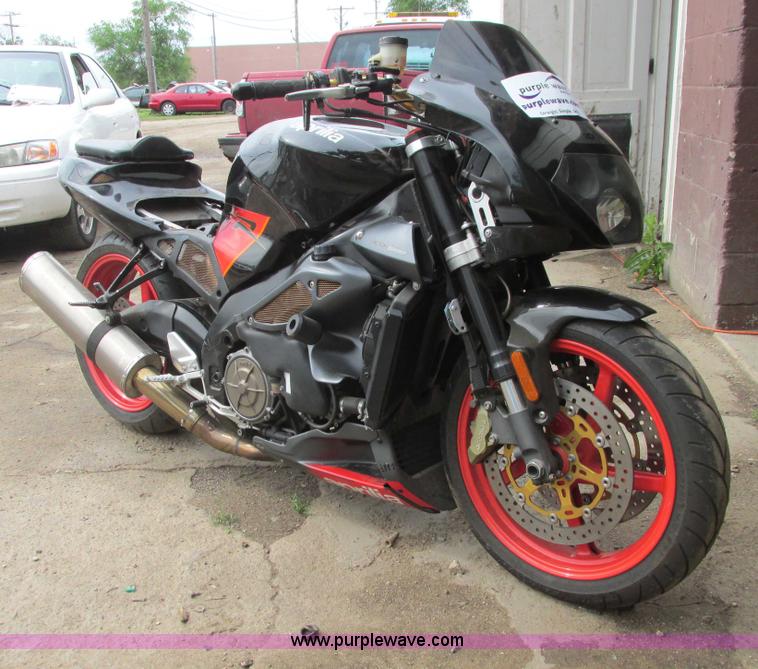 image for item I9646 2004 Aprilia Tuono RSV 1000 motorcycle