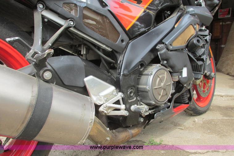 image for item I9646 2004 Aprilia Tuono RSV 1000 motorcycle