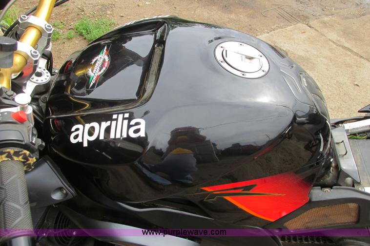 image for item I9646 2004 Aprilia Tuono RSV 1000 motorcycle