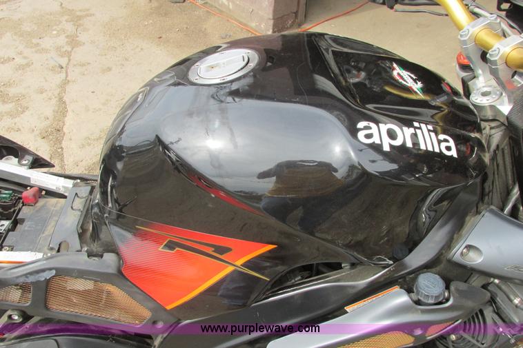 image for item I9646 2004 Aprilia Tuono RSV 1000 motorcycle