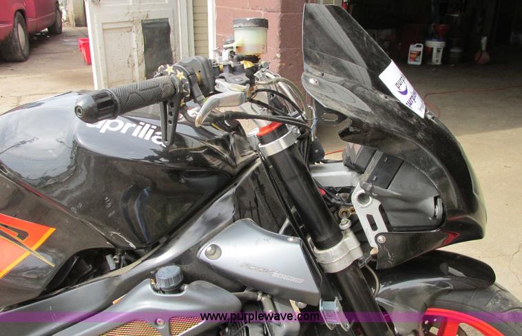 image for item I9646 2004 Aprilia Tuono RSV 1000 motorcycle