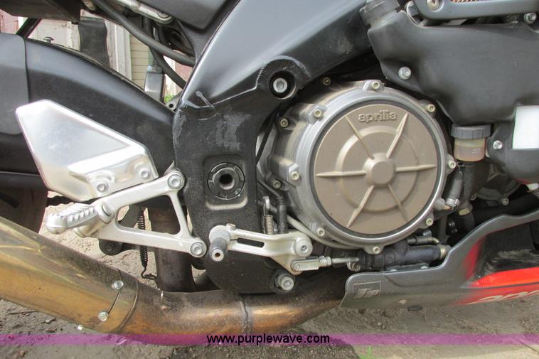 image for item I9646 2004 Aprilia Tuono RSV 1000 motorcycle