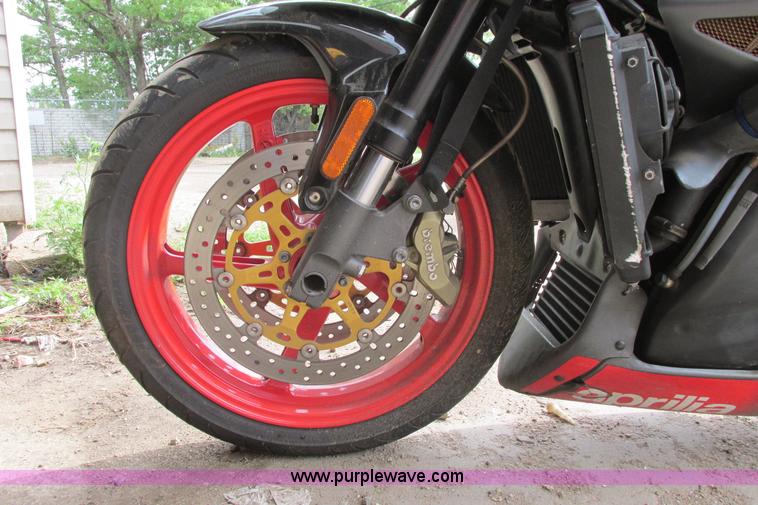 image for item I9646 2004 Aprilia Tuono RSV 1000 motorcycle