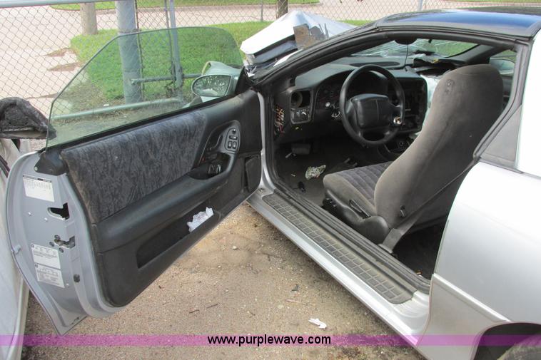 image for item I9647 2002 Chevrolet Camaro