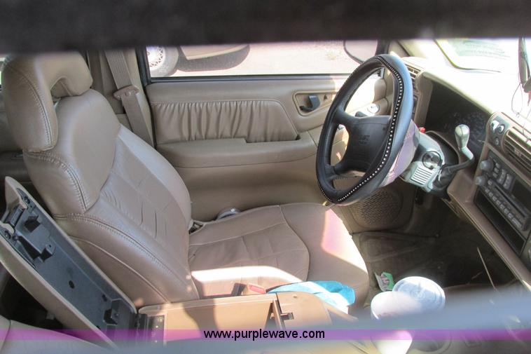 image for item I9677 1996 GMC Jimmy SL SUV