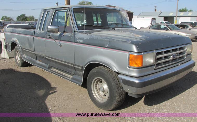 image for item I9678 1987 Ford F150 SuperCab pickup truck