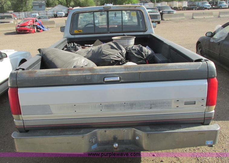 image for item I9678 1987 Ford F150 SuperCab pickup truck