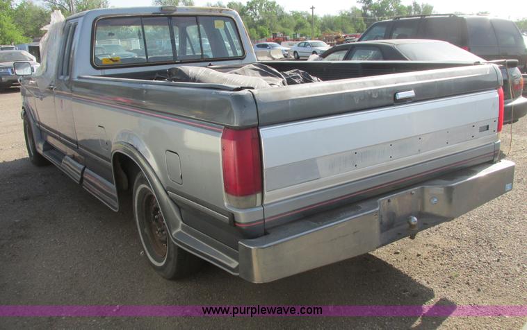 image for item I9678 1987 Ford F150 SuperCab pickup truck