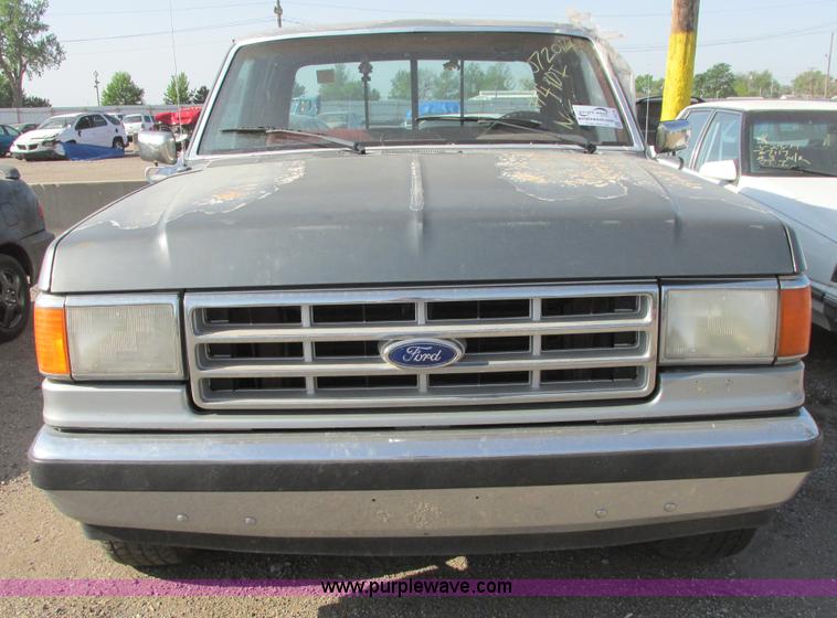 image for item I9678 1987 Ford F150 SuperCab pickup truck