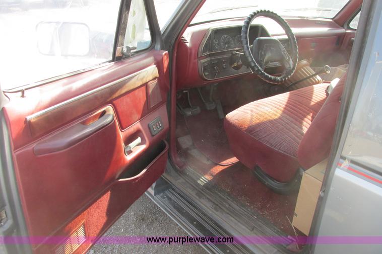 image for item I9678 1987 Ford F150 SuperCab pickup truck