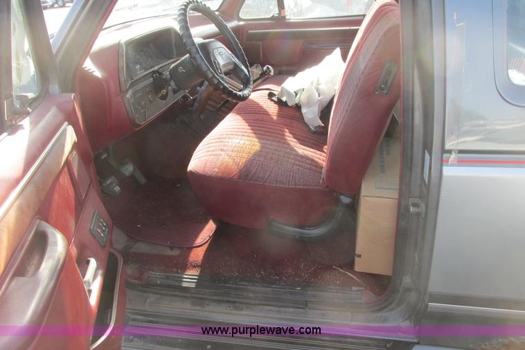 image for item I9678 1987 Ford F150 SuperCab pickup truck