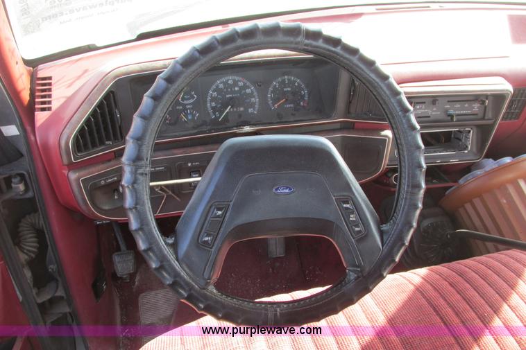 image for item I9678 1987 Ford F150 SuperCab pickup truck