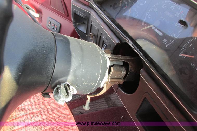 image for item I9678 1987 Ford F150 SuperCab pickup truck