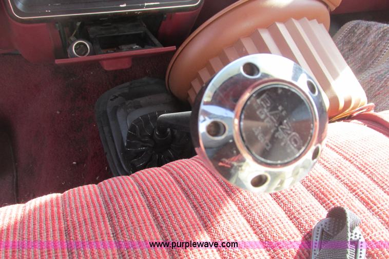 image for item I9678 1987 Ford F150 SuperCab pickup truck