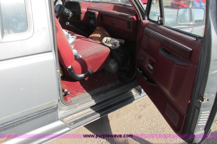 image for item I9678 1987 Ford F150 SuperCab pickup truck