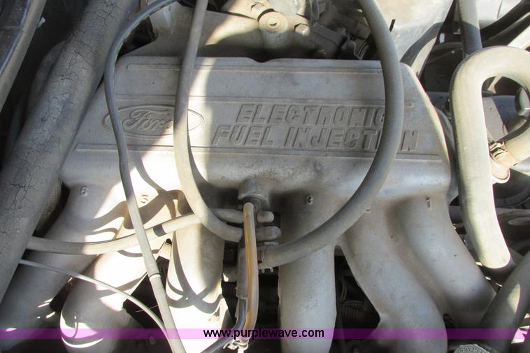 image for item I9678 1987 Ford F150 SuperCab pickup truck