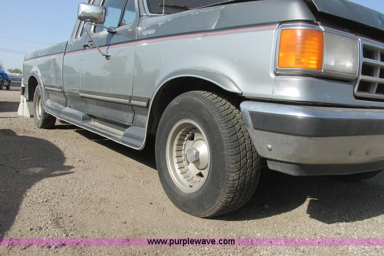 image for item I9678 1987 Ford F150 SuperCab pickup truck