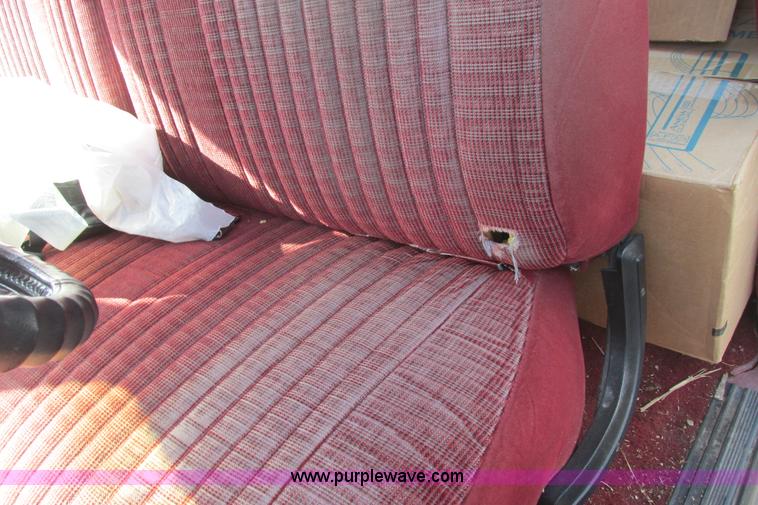 image for item I9678 1987 Ford F150 SuperCab pickup truck