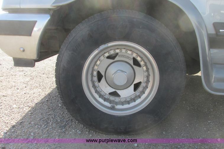 image for item I9678 1987 Ford F150 SuperCab pickup truck