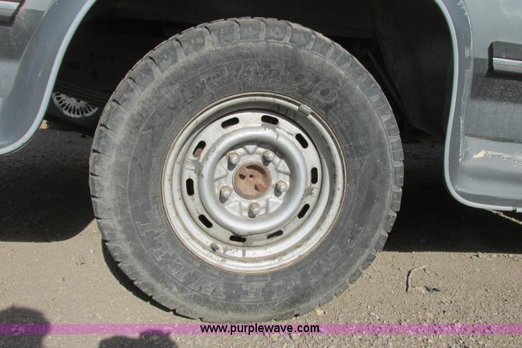 image for item I9678 1987 Ford F150 SuperCab pickup truck