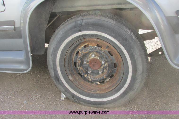 image for item I9678 1987 Ford F150 SuperCab pickup truck