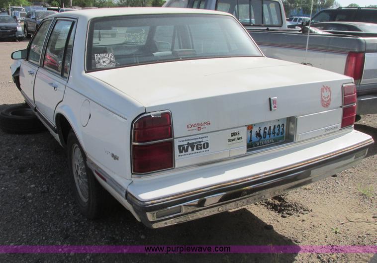 image for item I9679 1989 Oldsmobile Royale Bougham