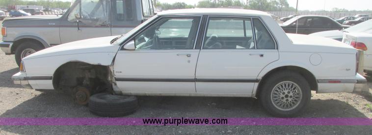 image for item I9679 1989 Oldsmobile Royale Bougham