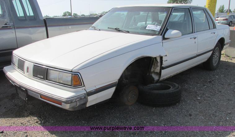 image for item I9679 1989 Oldsmobile Royale Bougham