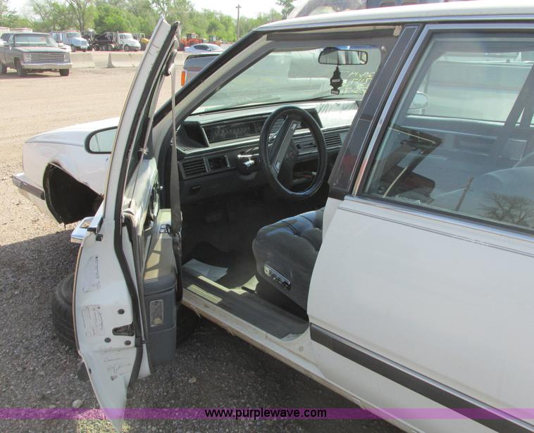 image for item I9679 1989 Oldsmobile Royale Bougham