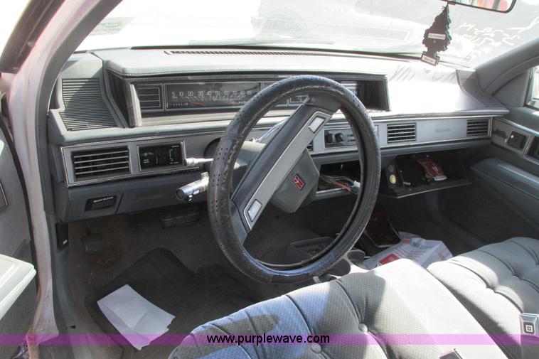 image for item I9679 1989 Oldsmobile Royale Bougham