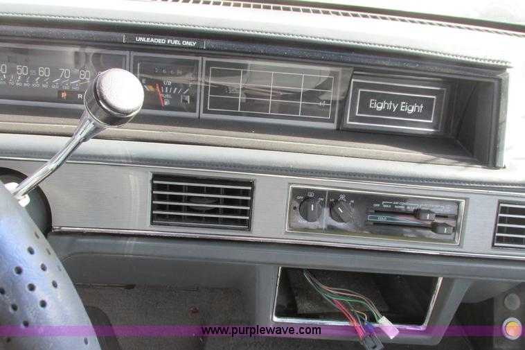 image for item I9679 1989 Oldsmobile Royale Bougham