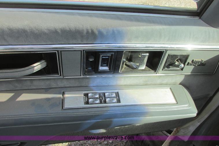 image for item I9679 1989 Oldsmobile Royale Bougham