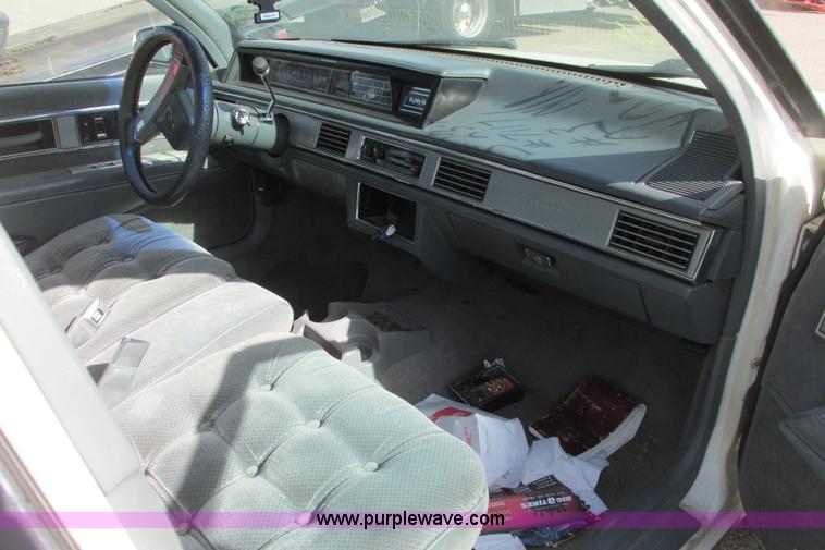 image for item I9679 1989 Oldsmobile Royale Bougham