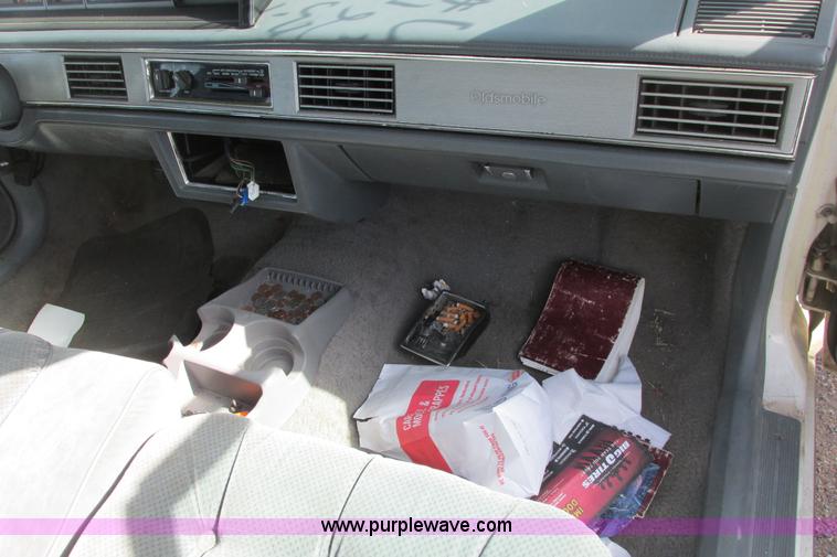 image for item I9679 1989 Oldsmobile Royale Bougham