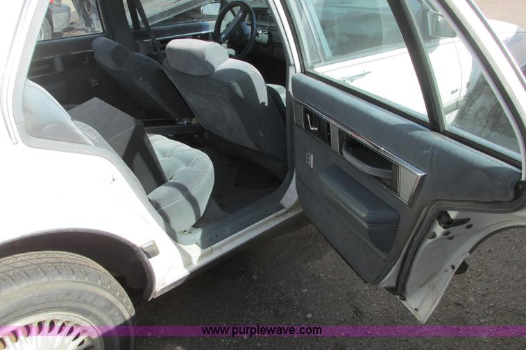 image for item I9679 1989 Oldsmobile Royale Bougham