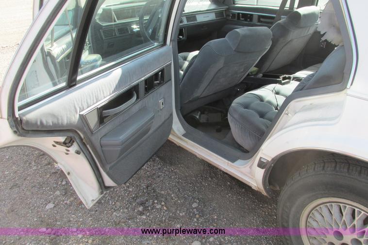 image for item I9679 1989 Oldsmobile Royale Bougham
