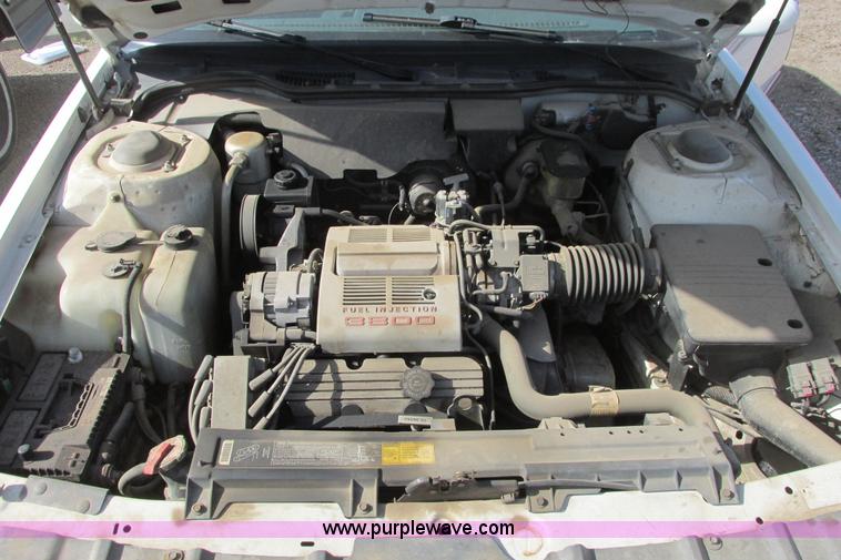 image for item I9679 1989 Oldsmobile Royale Bougham