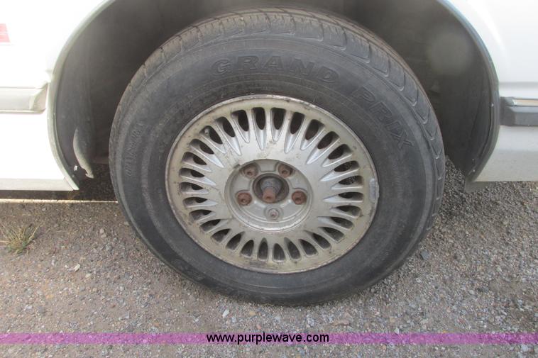 image for item I9679 1989 Oldsmobile Royale Bougham